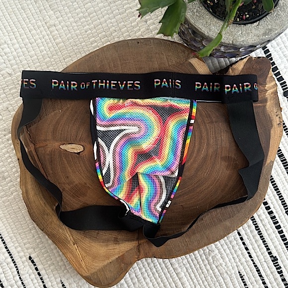 Pair of Thieves - Picture 3 of 7